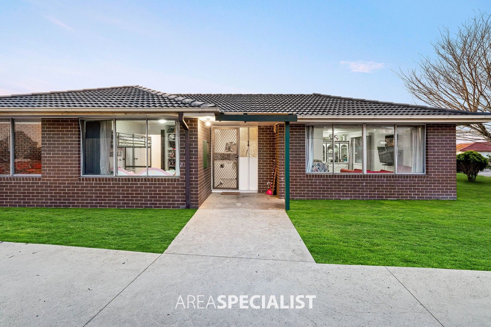3 bedrooms Apartment / Unit / Flat in 1/1 Ardea Court ENDEAVOUR HILLS VIC, 3802