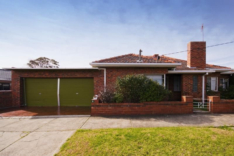 8 Prefect Street, Strathmore VIC 3041, Image 2