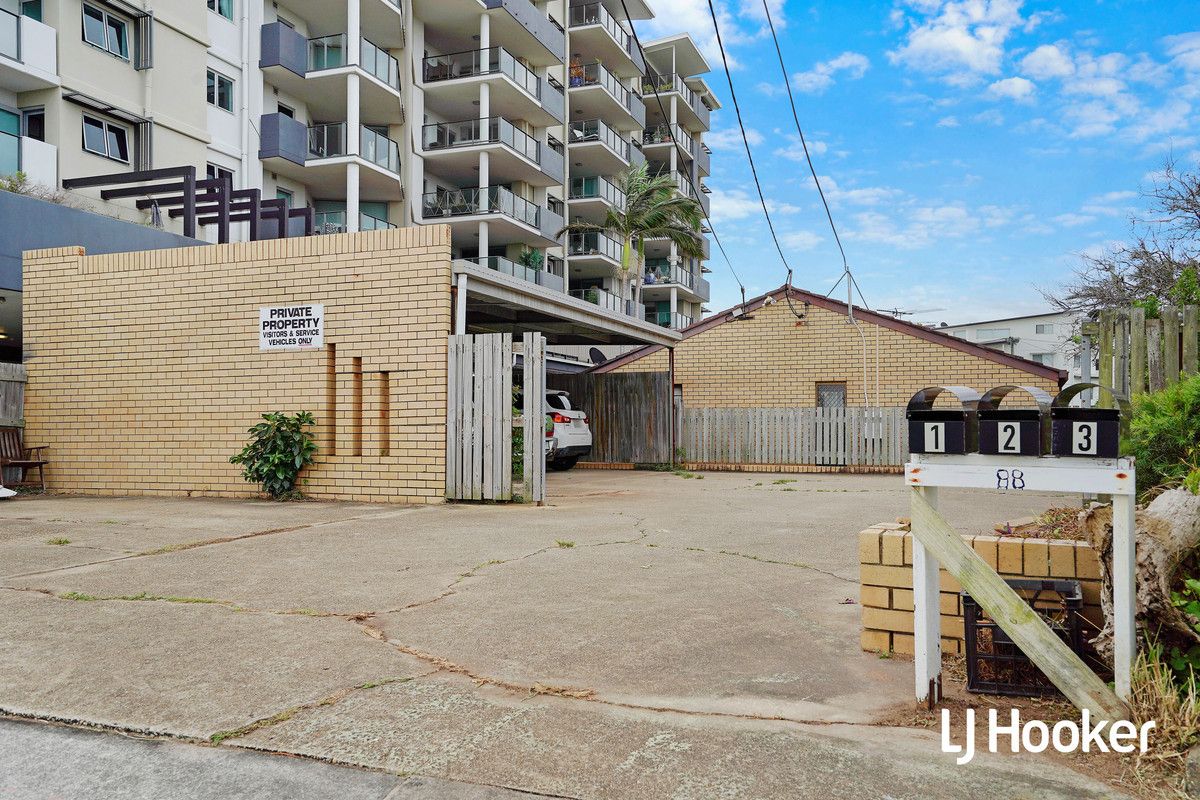 1,2,3/88 Hornibrook Esplanade, Clontarf QLD 4019, Image 1