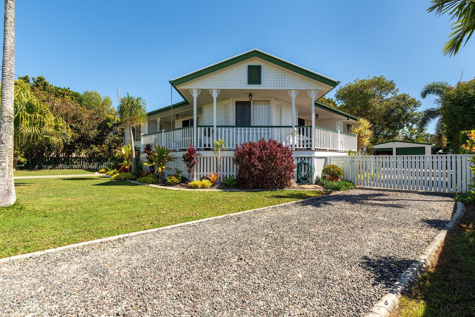 3 bedrooms House in 19 Golden Hind Avenue COOLOOLA COVE QLD, 4580