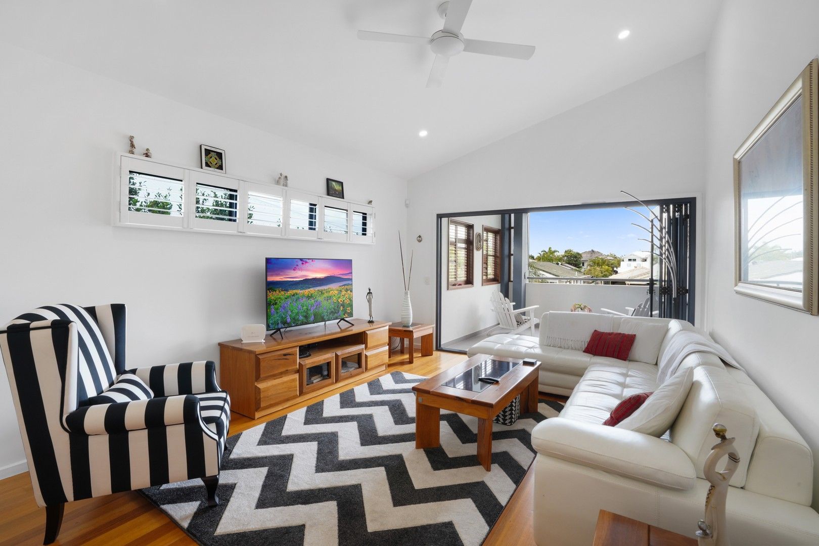 3 bedrooms Duplex in 2/6 Banksia Broadway BURLEIGH HEADS QLD, 4220