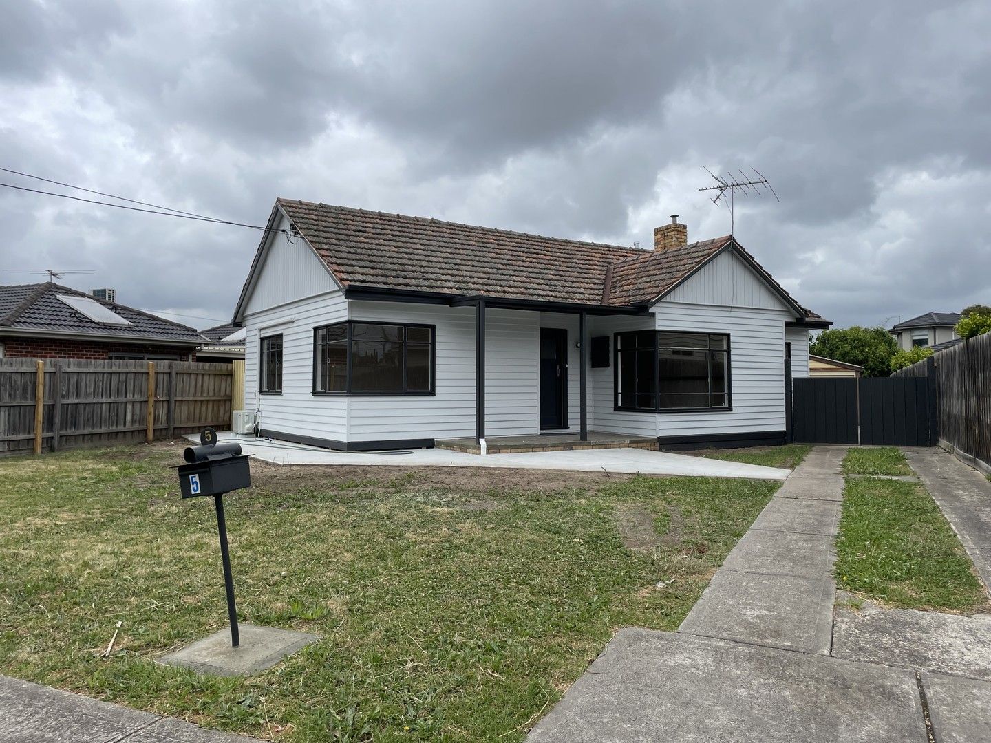 3 bedrooms House in 5 Maxwell Street LALOR VIC, 3075