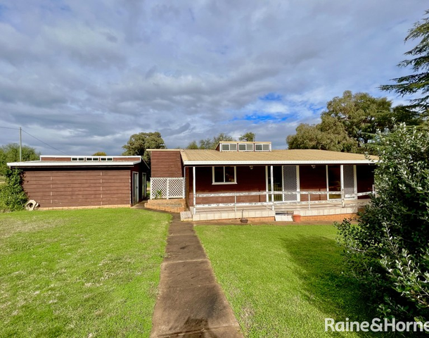 51 South Street, Grenfell NSW 2810