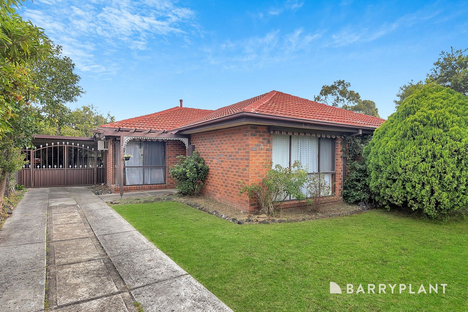 3 bedrooms House in 15 Oakbank Avenue MILL PARK VIC, 3082