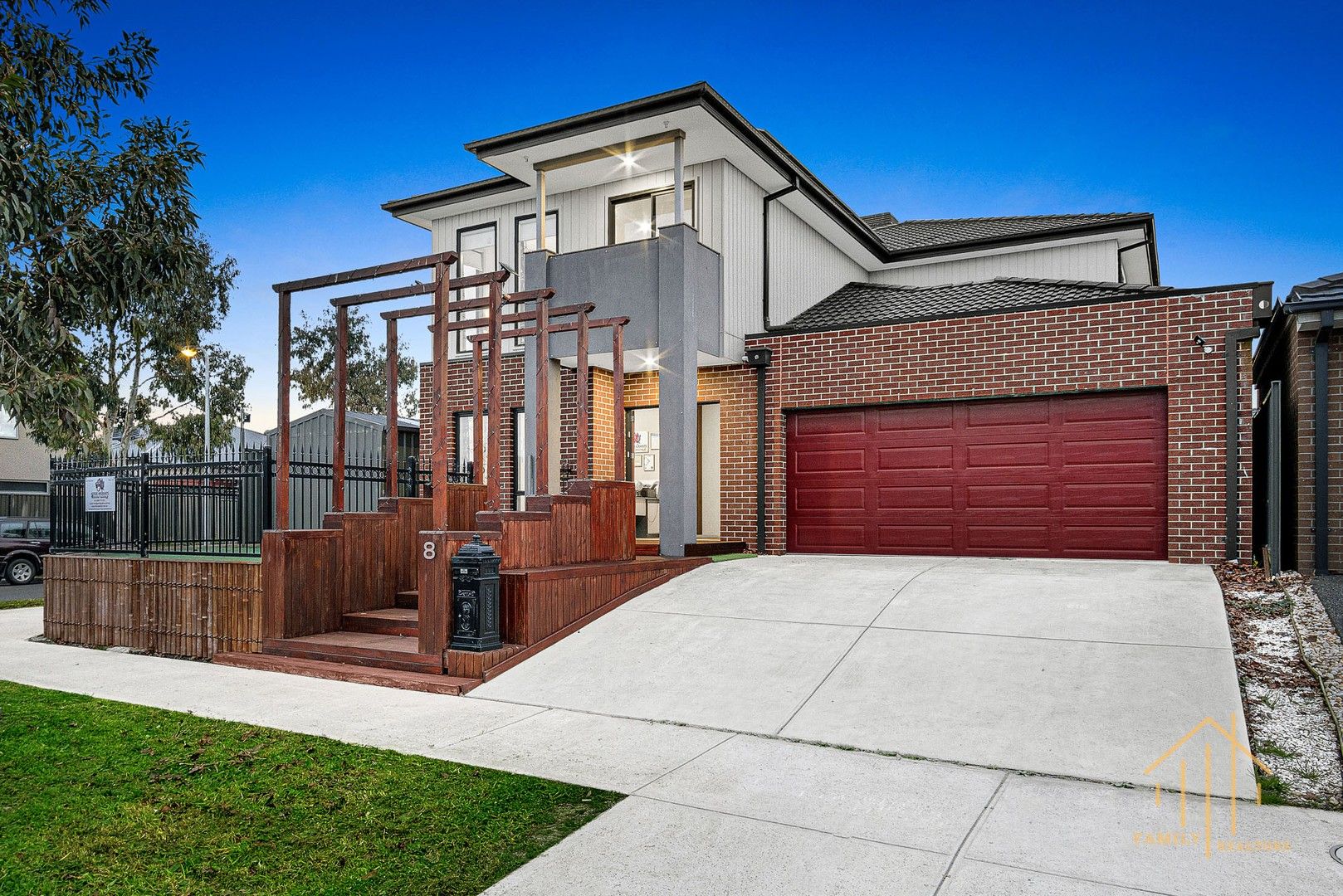 8 Hammersmith Way, Cranbourne East VIC 3977, Image 0