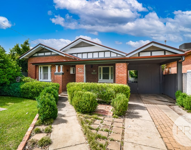 15 Lindsay Street, Turvey Park NSW 2650