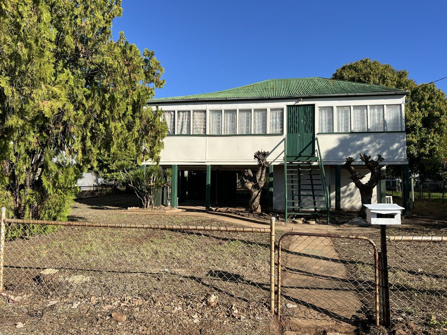 3 bedrooms House in 7 French Street CLERMONT QLD, 4721