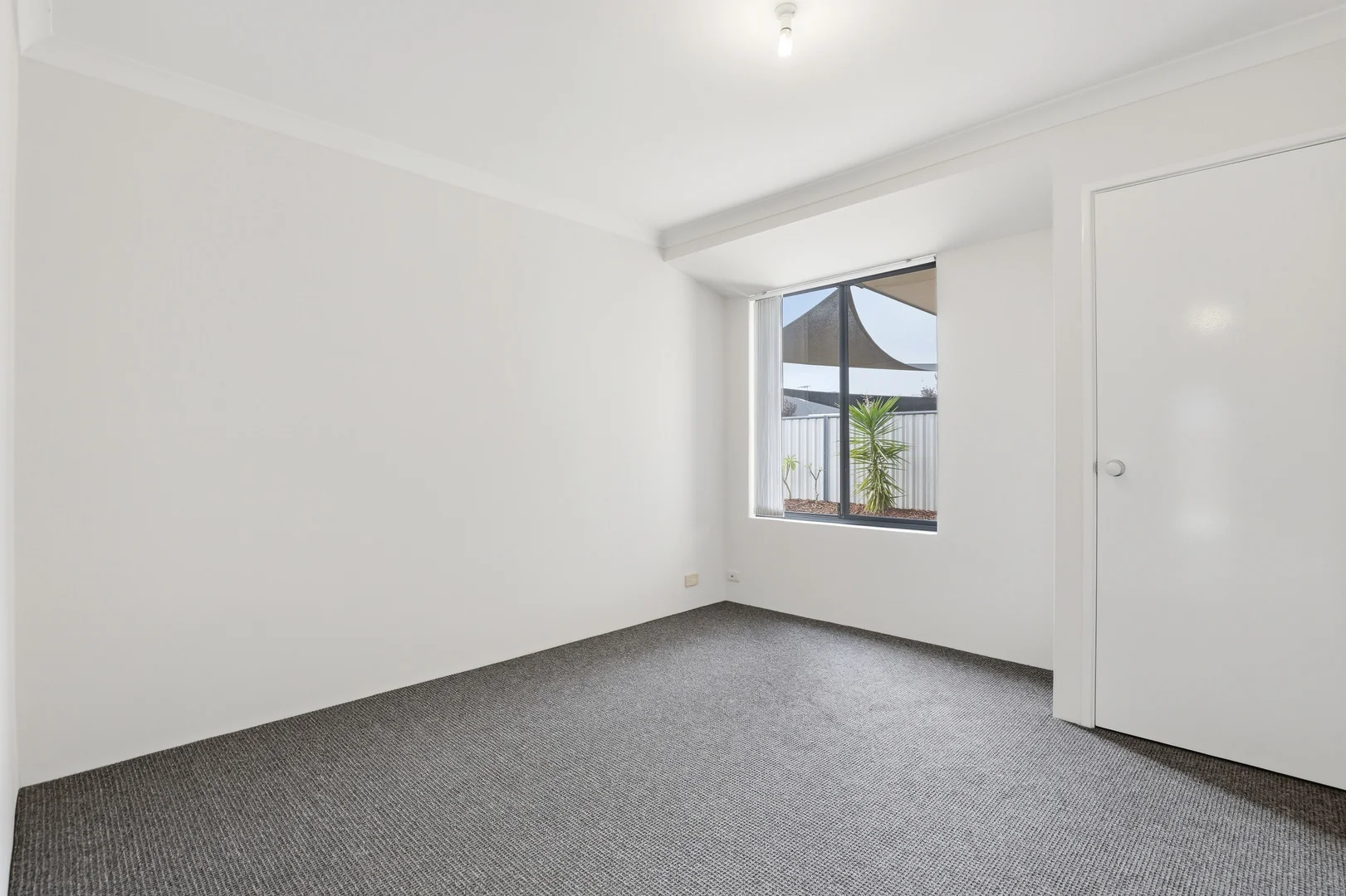 Additional image 14 of 2 Grandmere Parade, Meadow Springs WA 6210