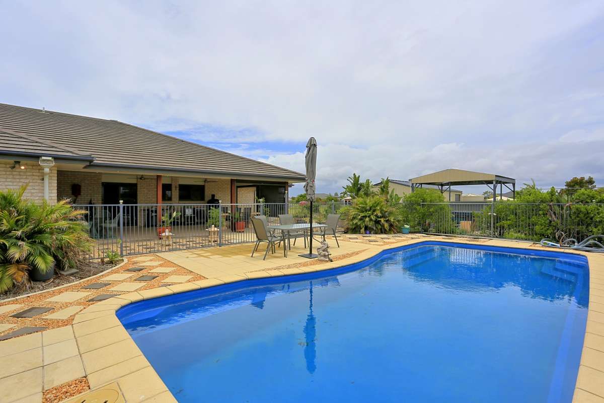 6 Palmerston Drive, Branyan QLD 4670, Image 2