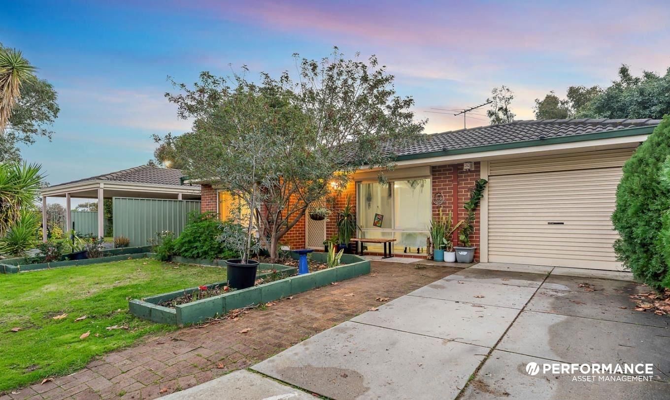 3 bedrooms House in 16 Wah Court ATWELL WA, 6164