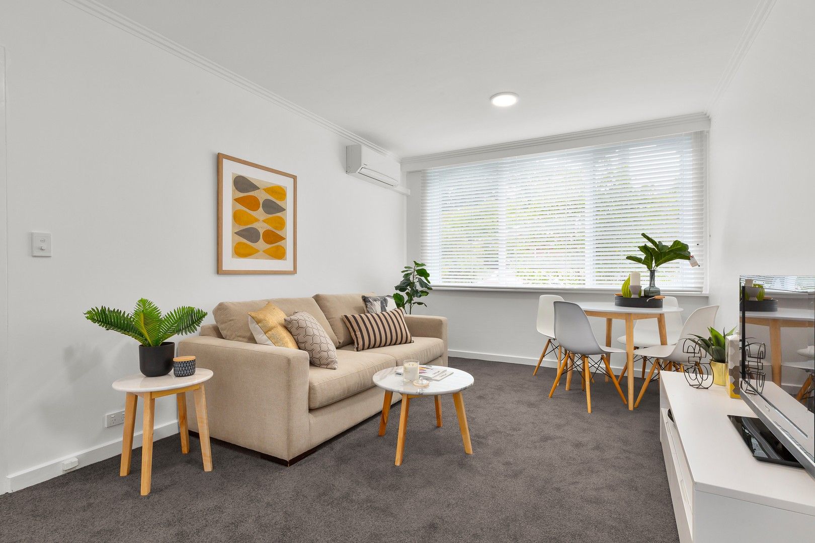 2 bedrooms Apartment / Unit / Flat in 2/21 Rothesay Avenue ELWOOD VIC, 3184