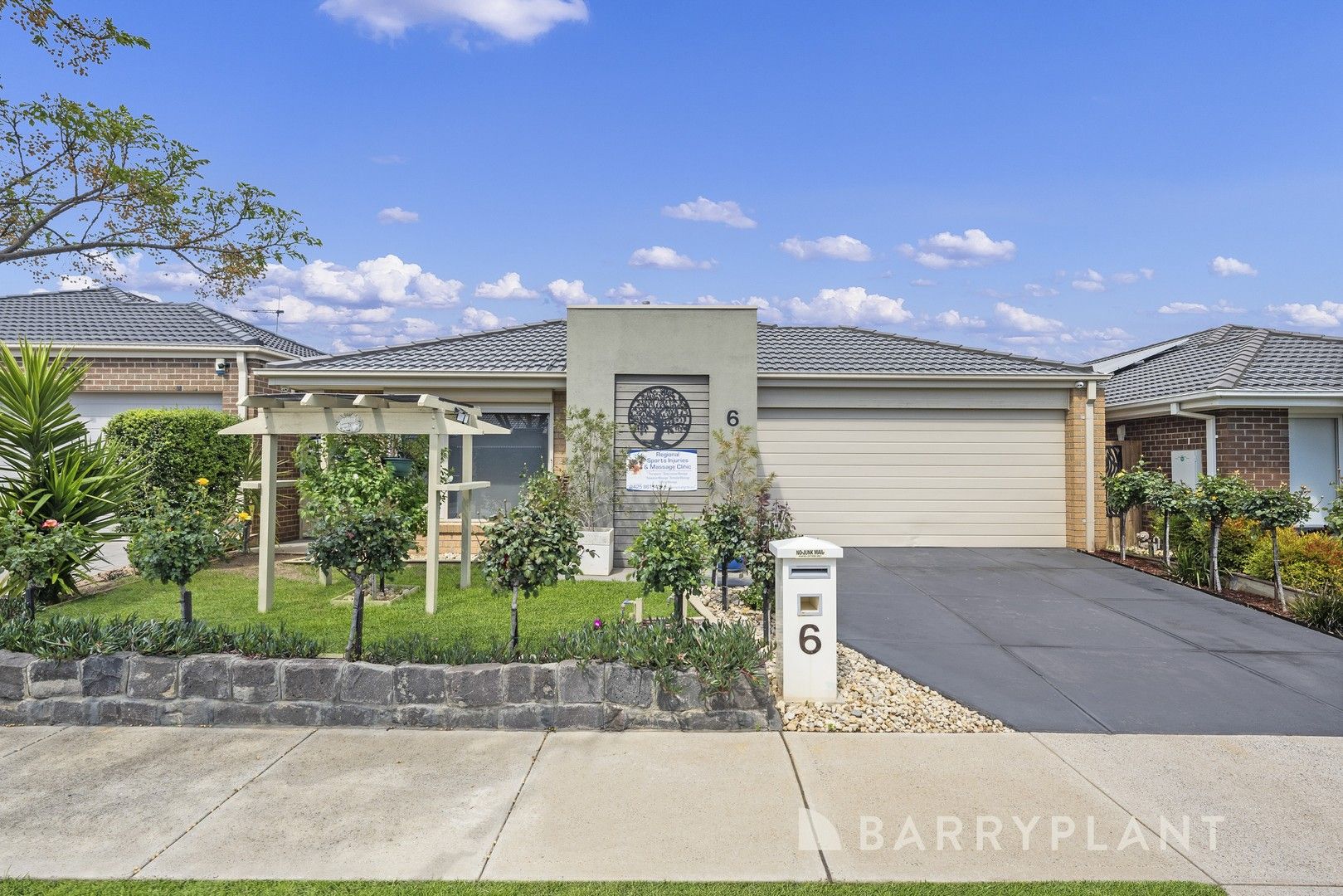 3 bedrooms House in 6 Sherbourne Road WEIR VIEWS VIC, 3338