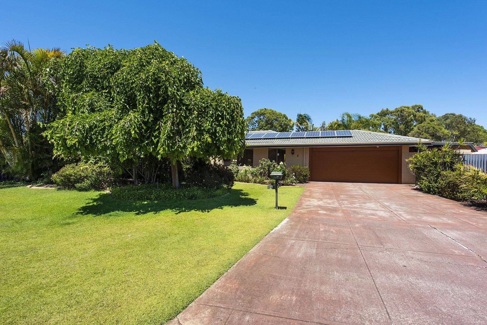 4 Bruce Court, Leeming WA 6149, Image 0