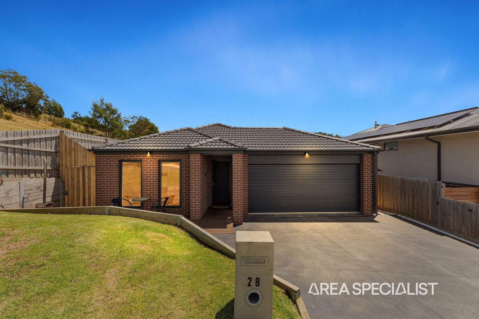 3 bedrooms House in 28 Oskar Court PAKENHAM VIC, 3810