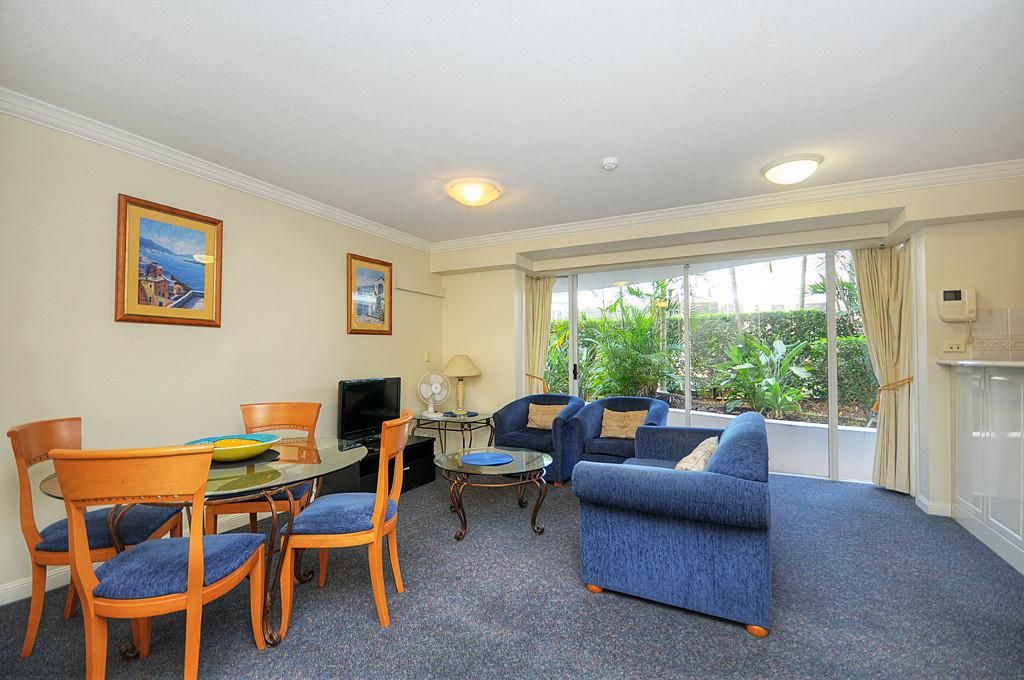 2113/24-26 Queensland Avenue, Broadbeach QLD 4218, Image 2