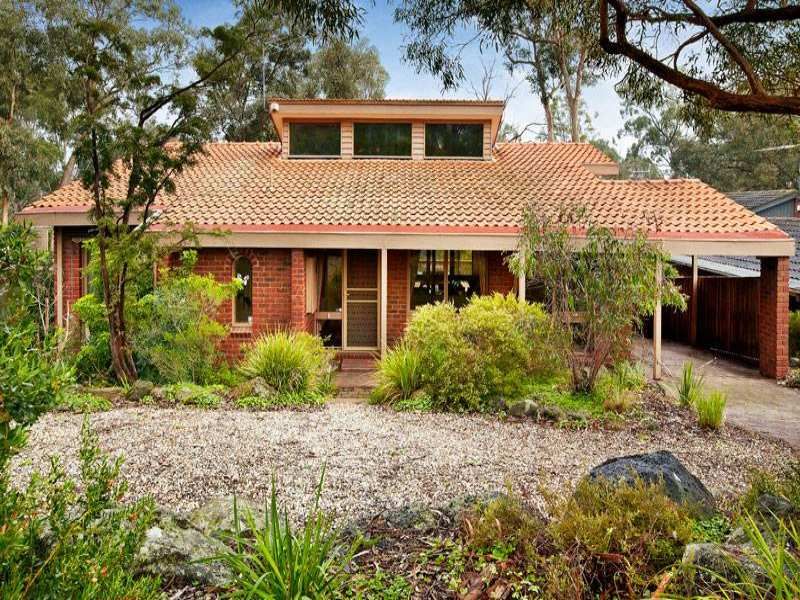 3 bedrooms House in 13 Ashdale Grove ELTHAM VIC, 3095