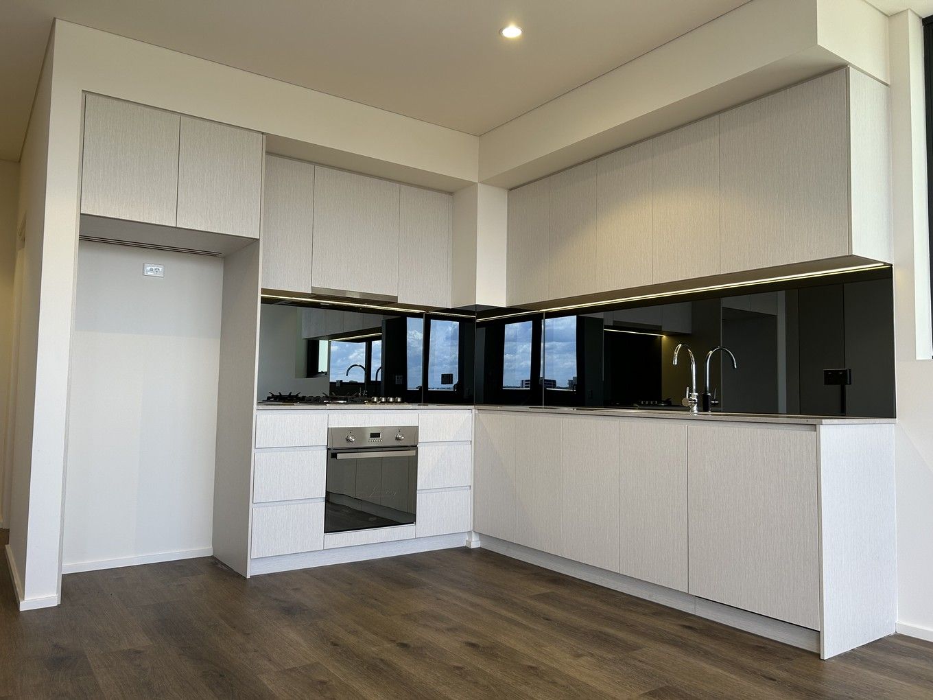 1 bedrooms Apartment / Unit / Flat in 805/32 Shepherd Street LIVERPOOL NSW, 2170