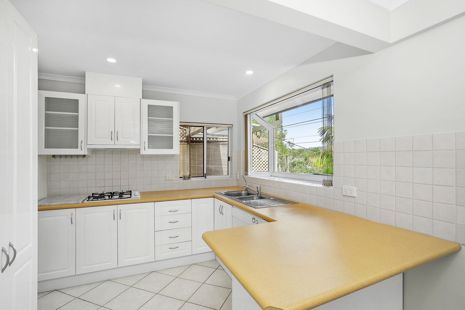 16 Nareen Parade, North Narrabeen NSW 2101, Image 2