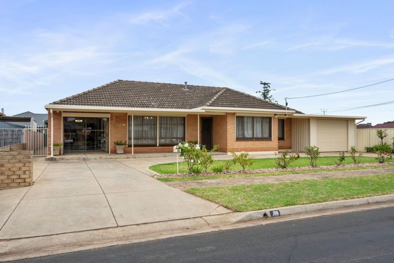 4 bedrooms House in 26 Wellington Ave PARAFIELD GARDENS SA, 5107