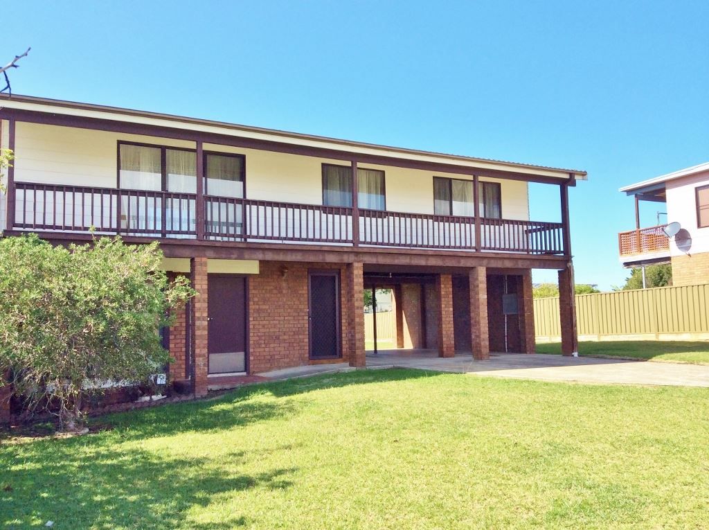 16 Vista Drive, Dolphin Point Property History & Address Research