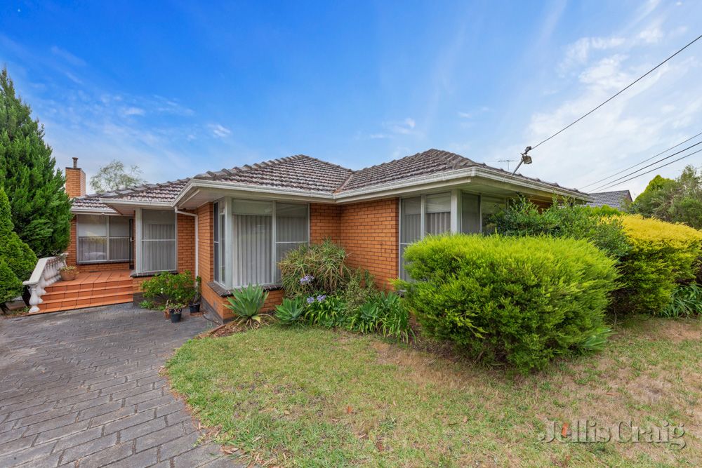 4 bedrooms House in 12 Meyrick Crescent VIEWBANK VIC, 3084