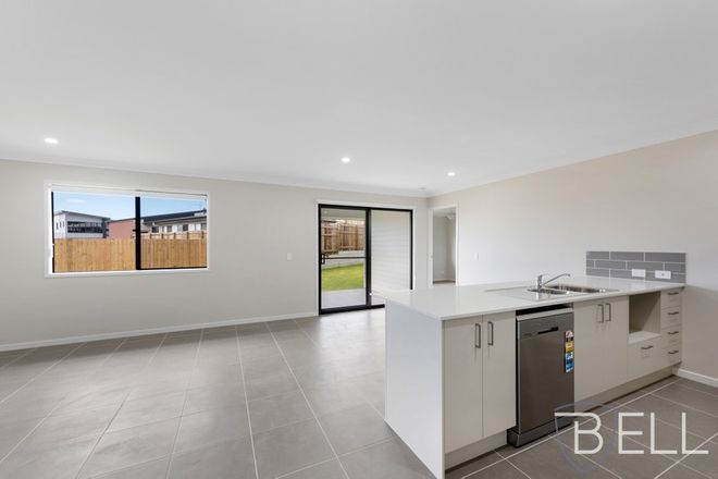 Picture of 2/29 Cambridge Way, RIPLEY QLD 4306