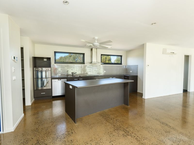 81 Killeen Street, Stratford VIC 3862, Image 2