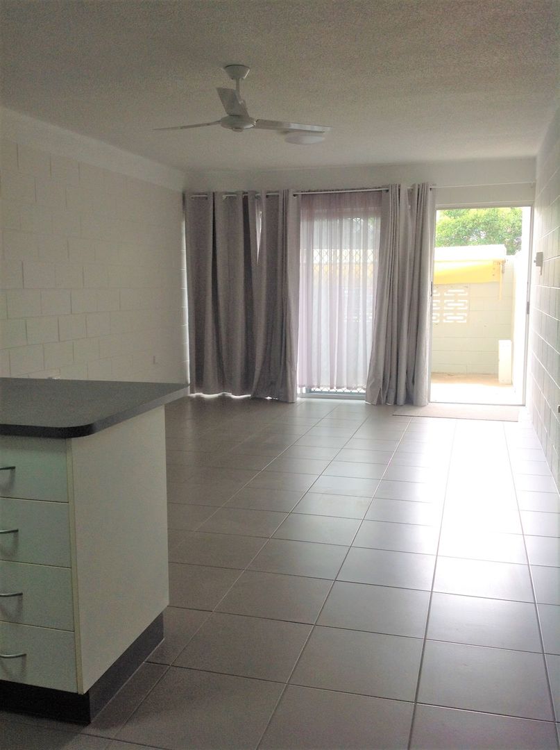 2/16 RALSTON STREET, West End QLD 4810, Image 2