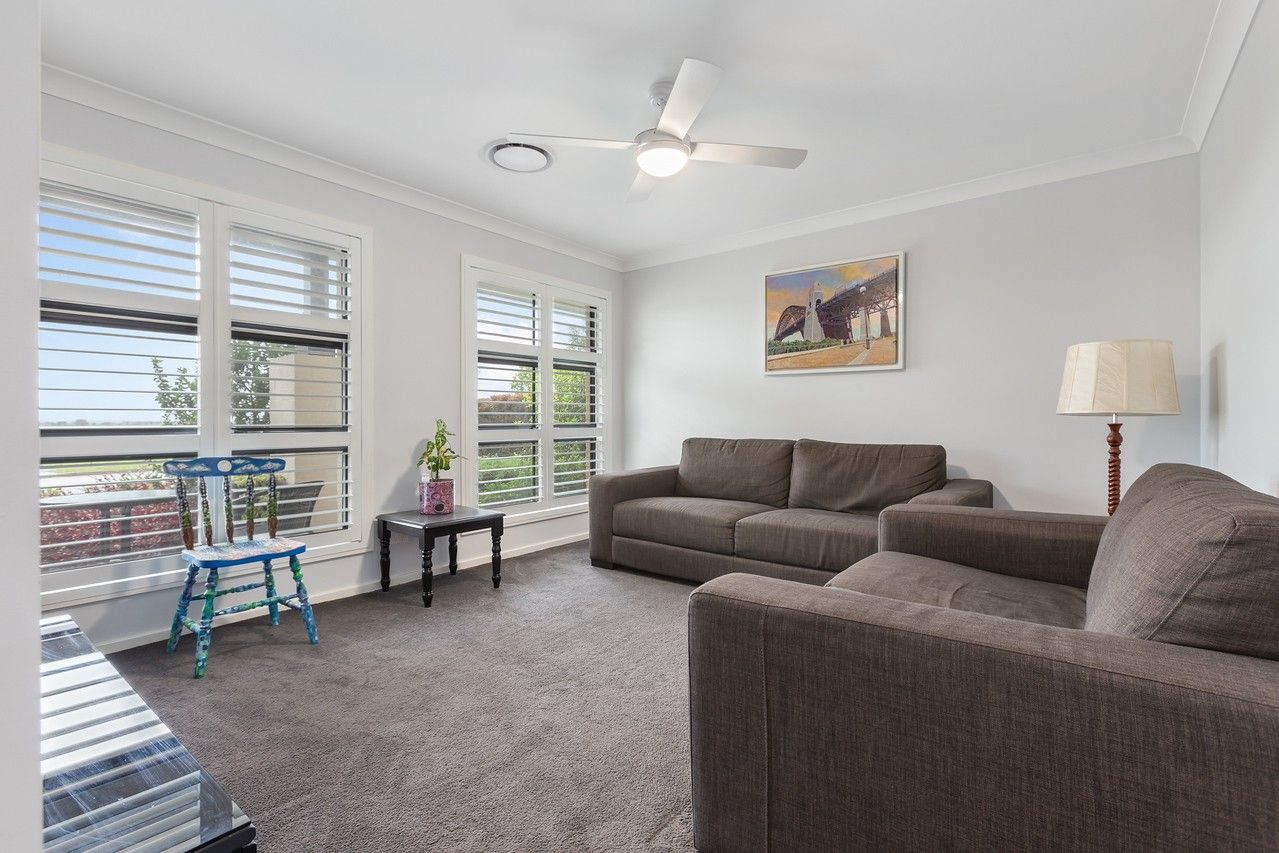 33 Barr Promenade, Thornton NSW 2322, Image 2