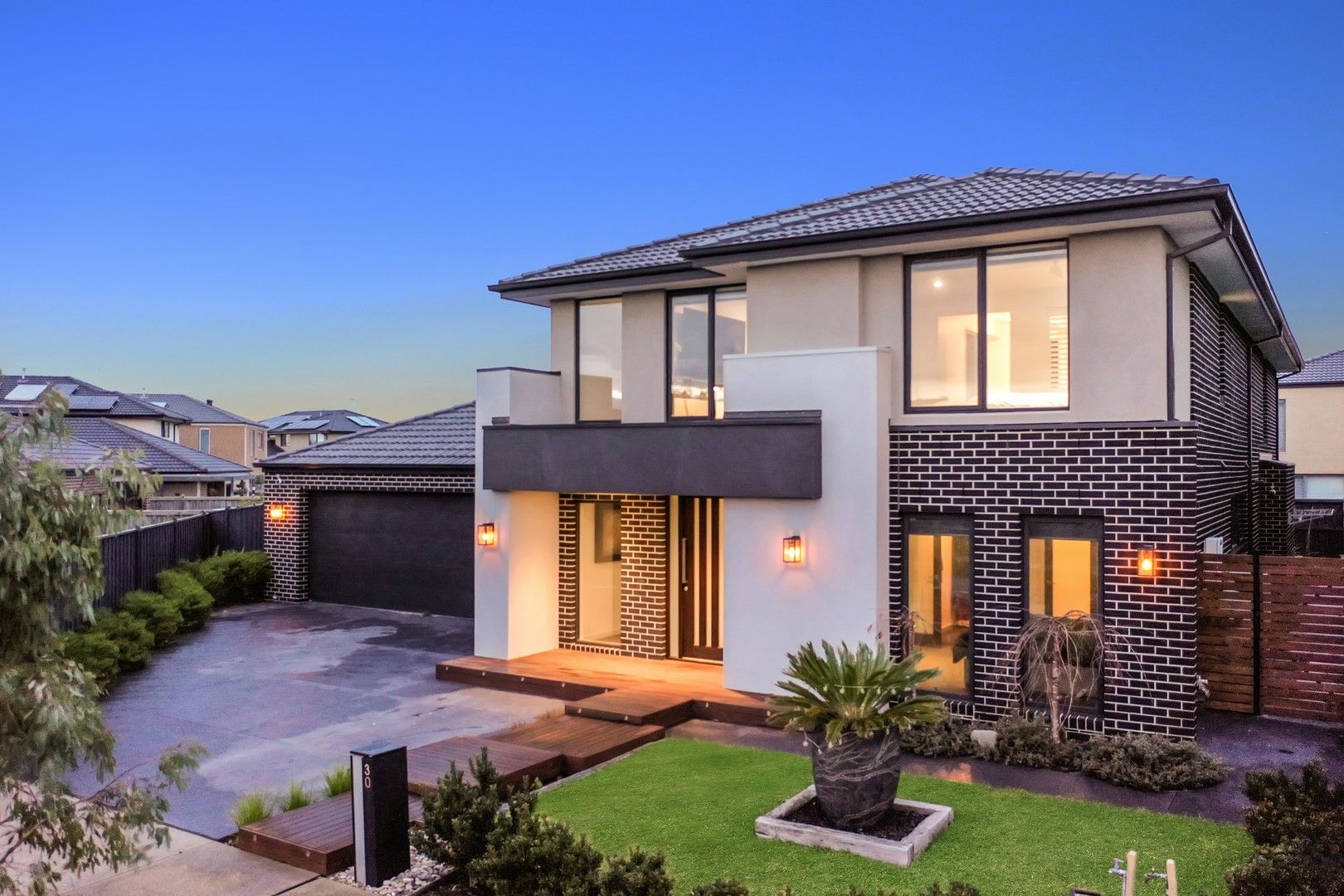 5 bedrooms House in 30 Featherdown Way CLYDE NORTH VIC, 3978