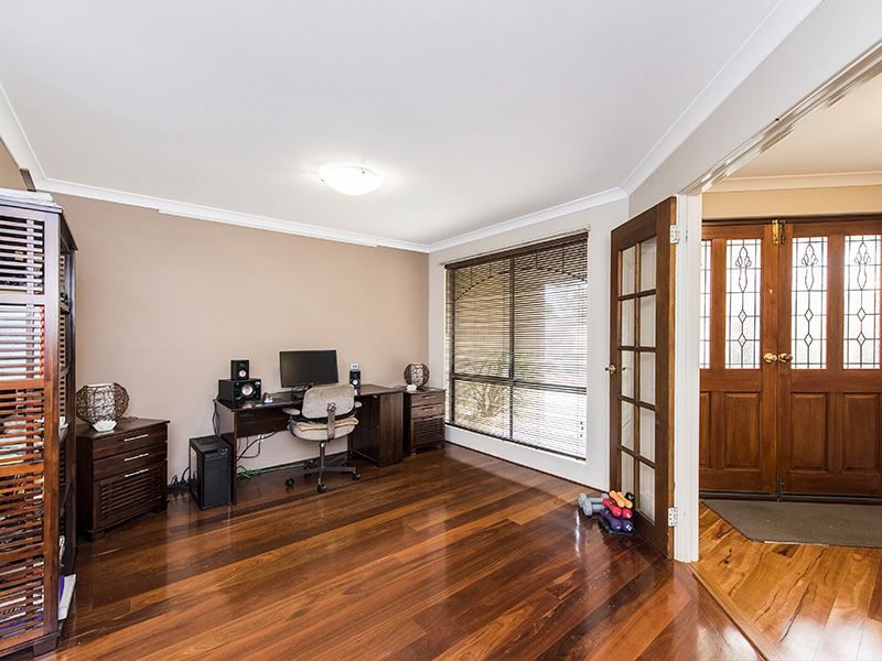 10 Strand Close, Atwell WA 6164, Image 1