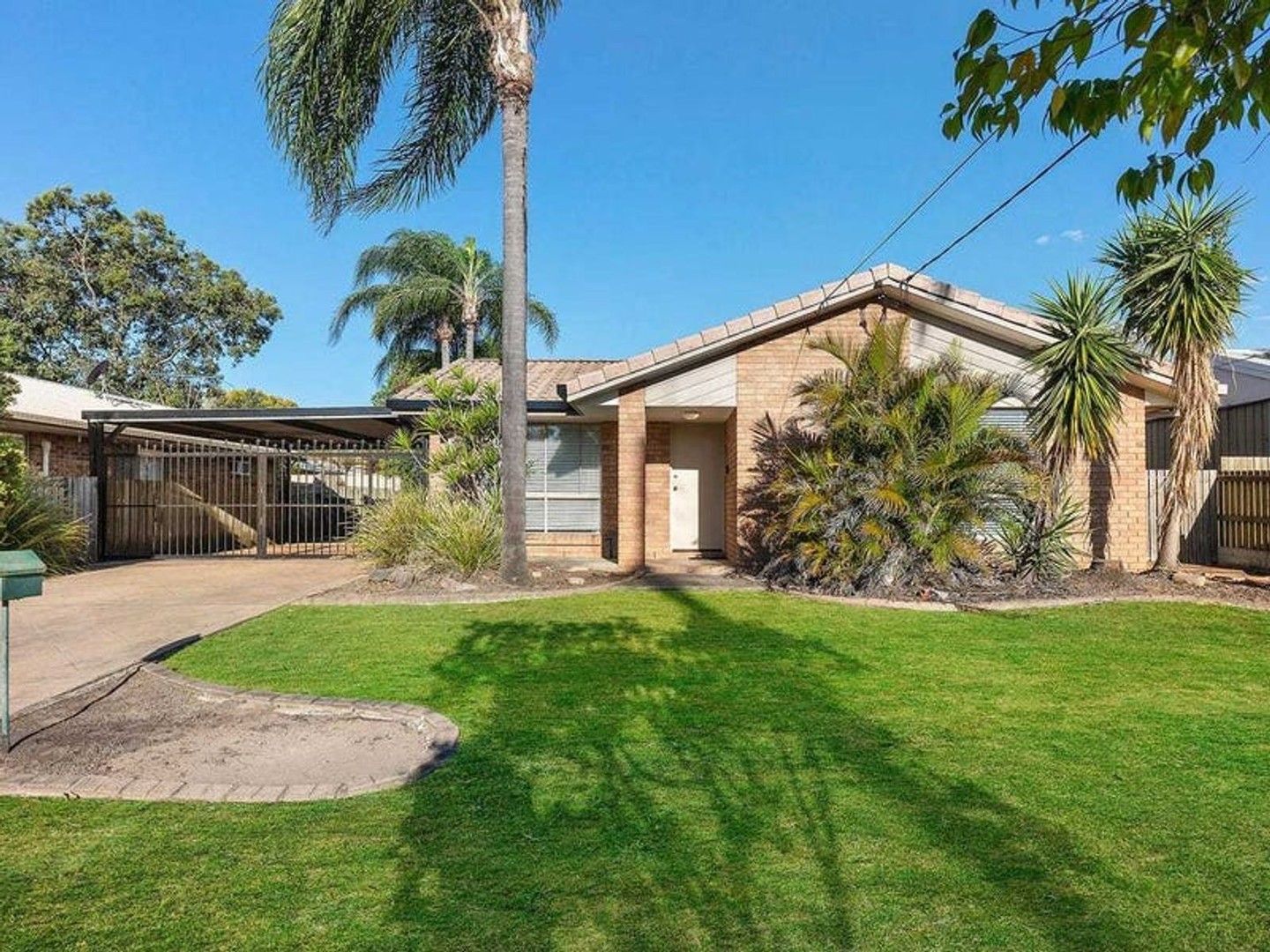 4 bedrooms House in 100 Henty Drive REDBANK PLAINS QLD, 4301