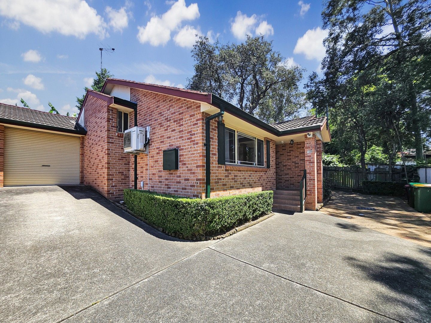 3 bedrooms Townhouse in 10B Townsend Street CONDELL PARK NSW, 2200