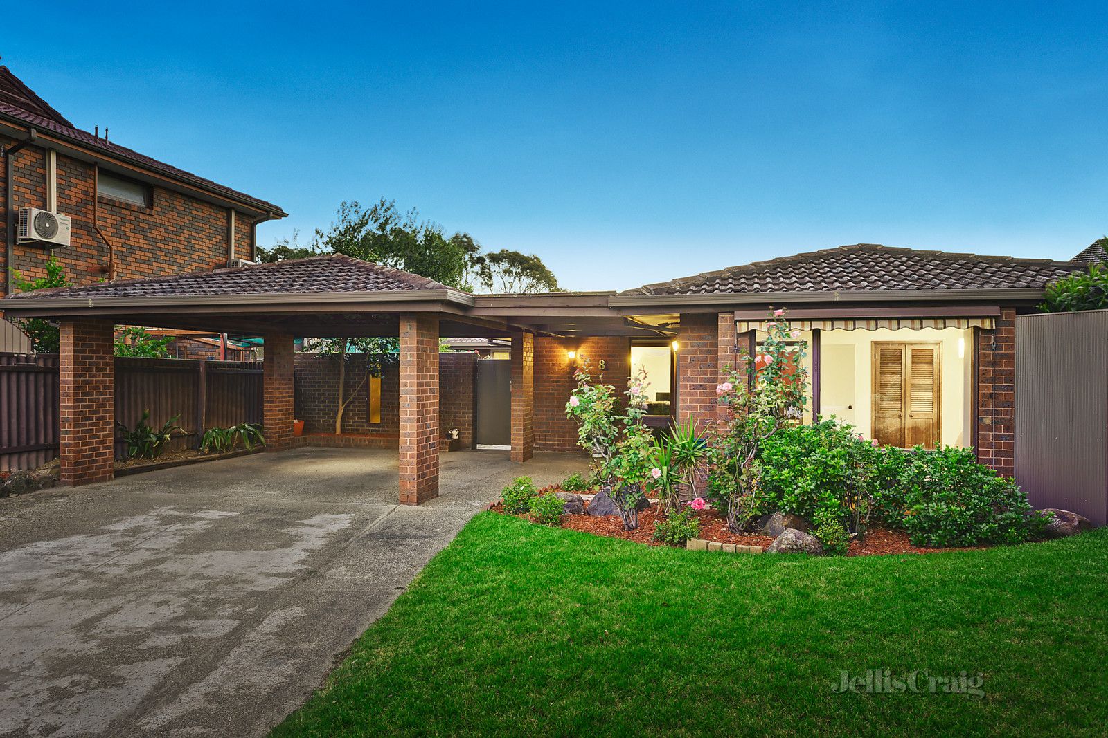 8 Cottswold Rise, Templestowe VIC 3106