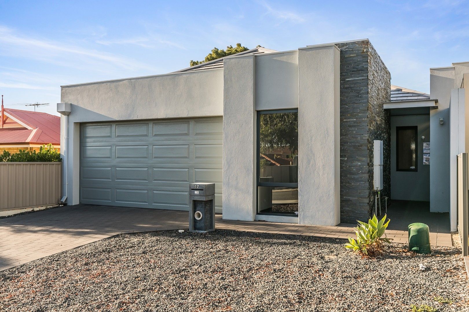 4 bedrooms House in 17 Kanimbla Street BICTON WA, 6157