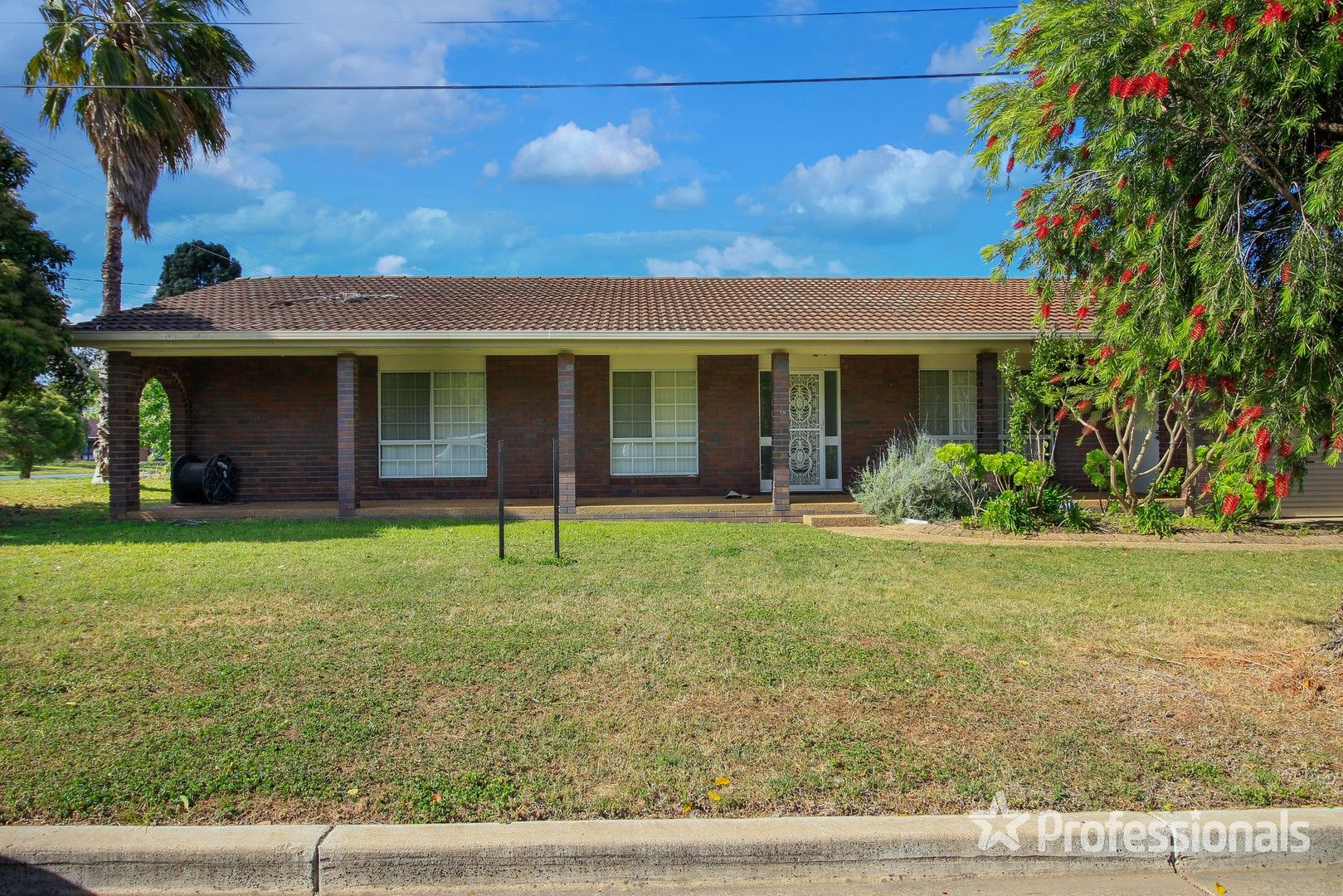 3 bedrooms House in 53 Vincent Road LAKE ALBERT NSW, 2650