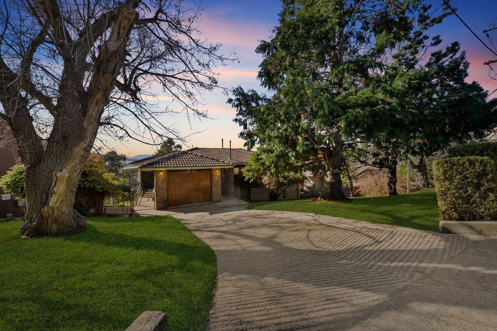3 bedrooms House in 18 Kurrajong Street JINDABYNE NSW, 2627