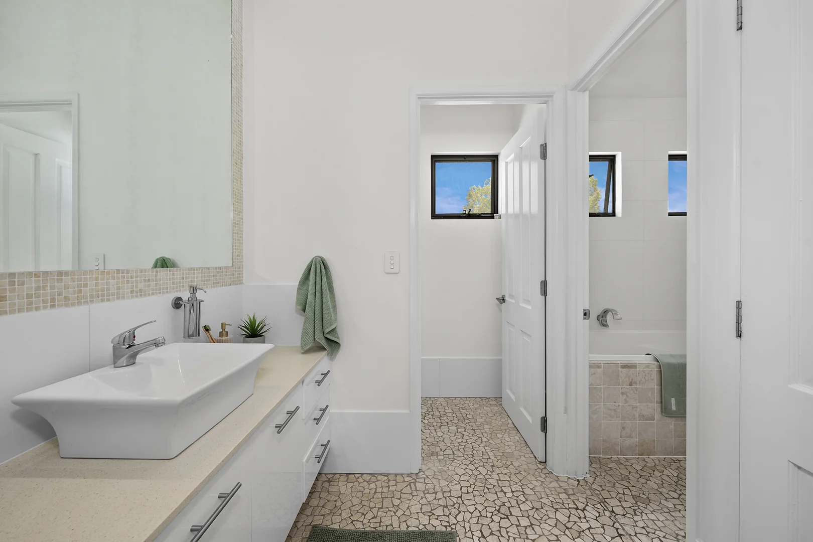 Additional image 25 of 35 Alfred Street, Mermaid Beach QLD 4218