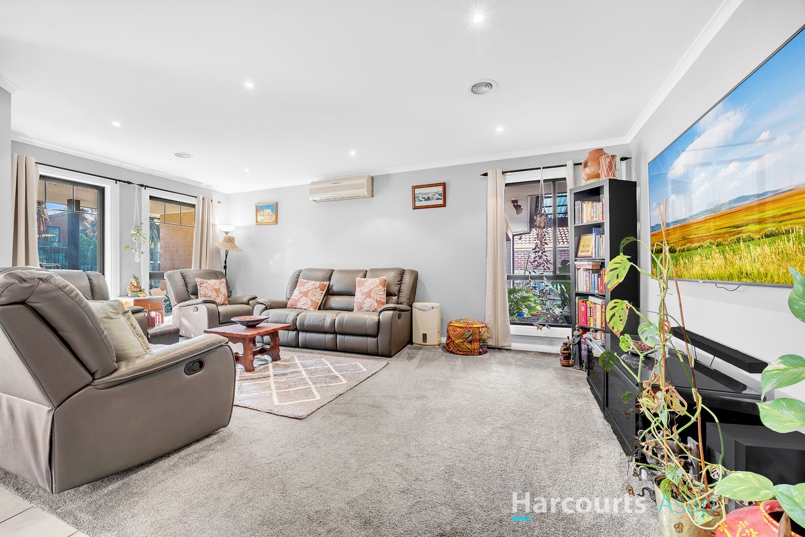 12 Sallybrook Circuit, Narre Warren VIC 3805, Image 2