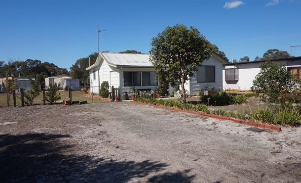 18 Carroll Street, Loch Sport VIC 3851