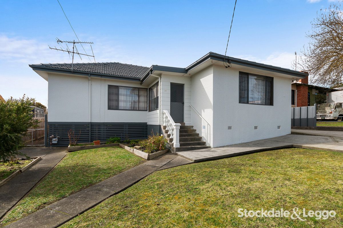 4 bedrooms House in 17 Donald Street MORWELL VIC, 3840