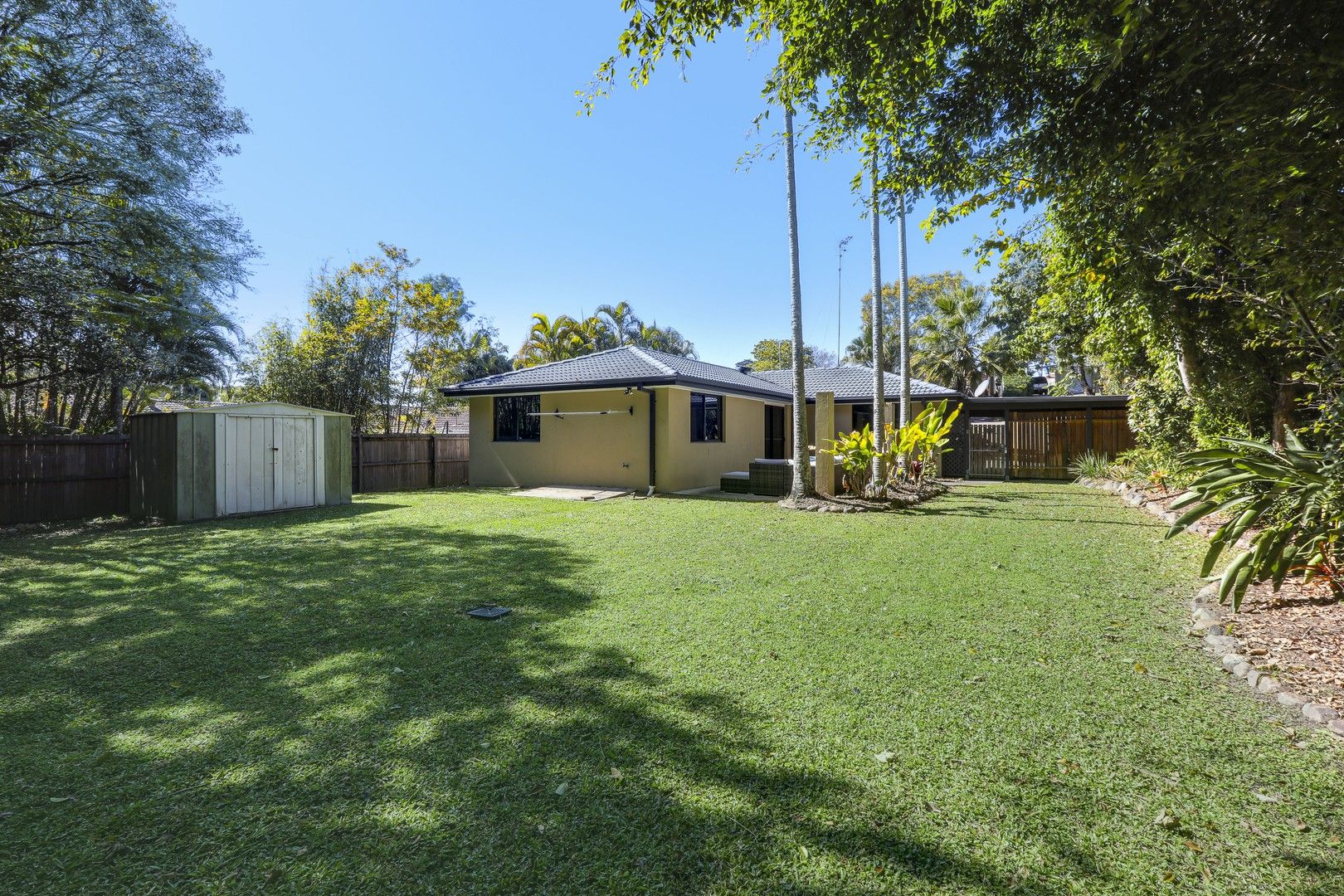 27 Dunsby Drive, Carrara QLD 4211, Image 2