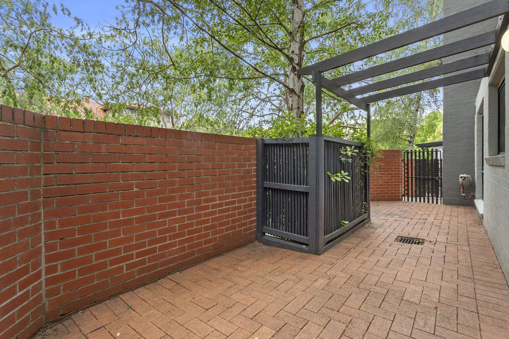 8/10 Ovens Street, Griffith ACT 2603, Image 1