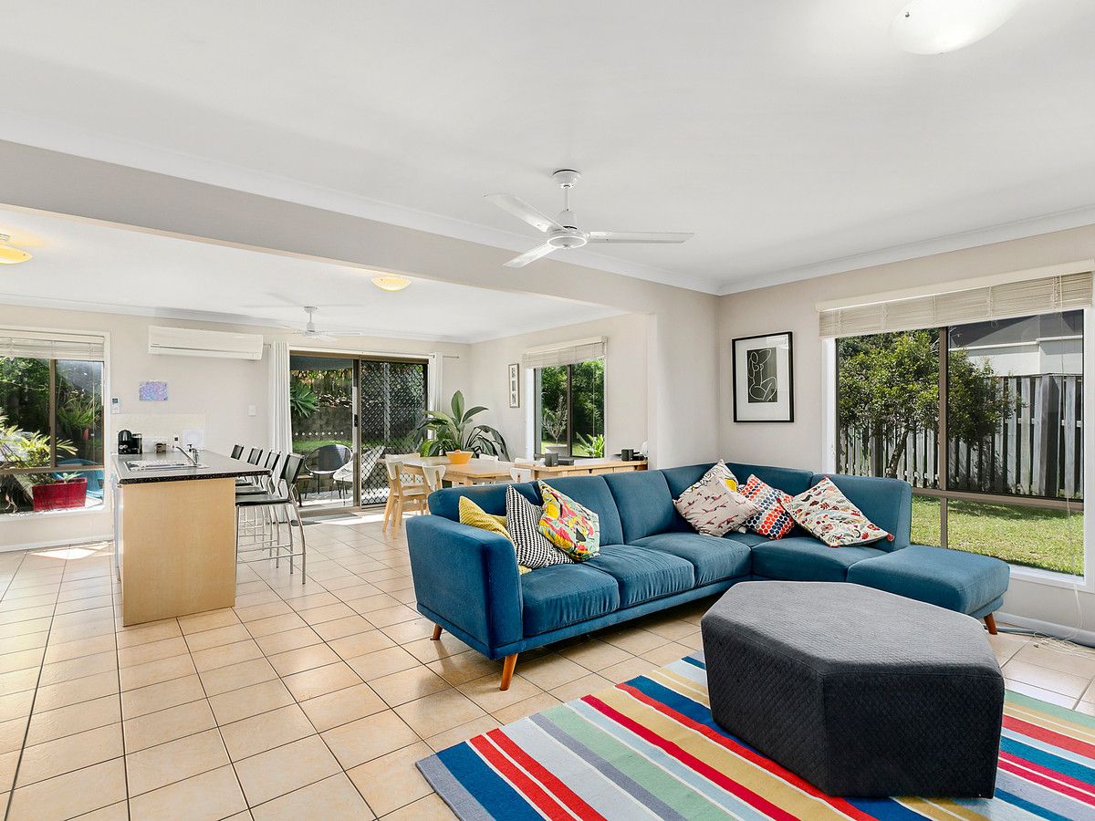 2/1 Ainsworth Street, Pacific Pines QLD 4211, Image 1
