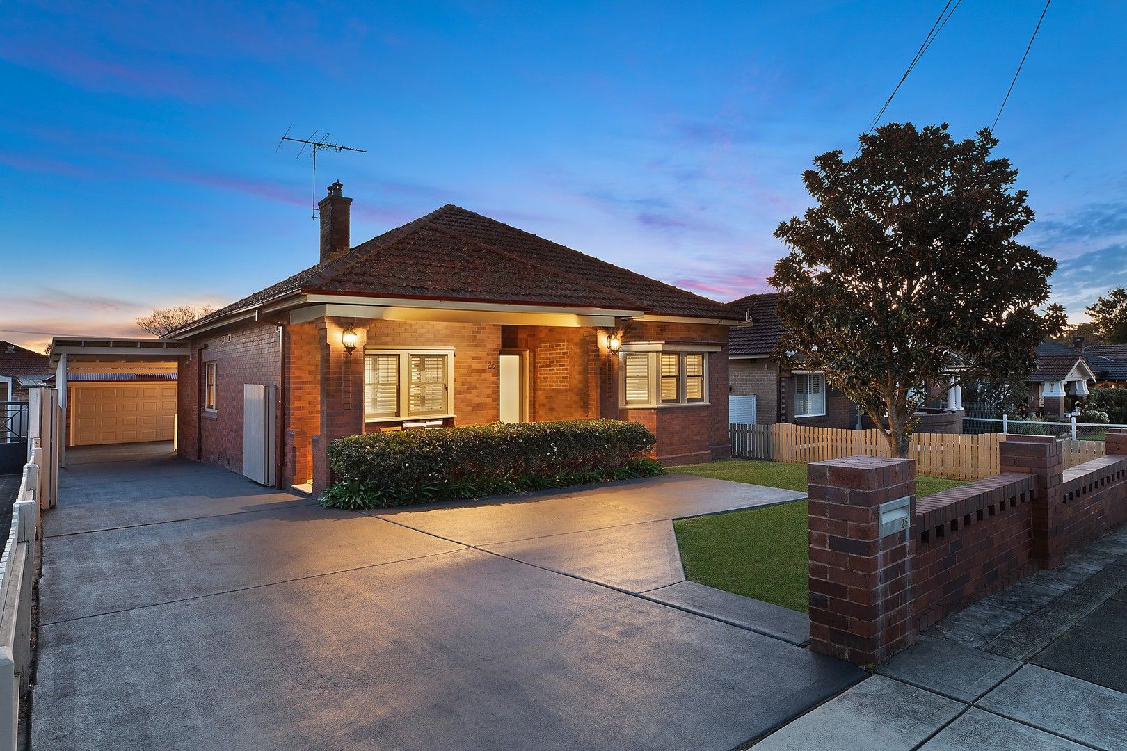 3 bedrooms House in 25 Hillpine Avenue KOGARAH NSW, 2217