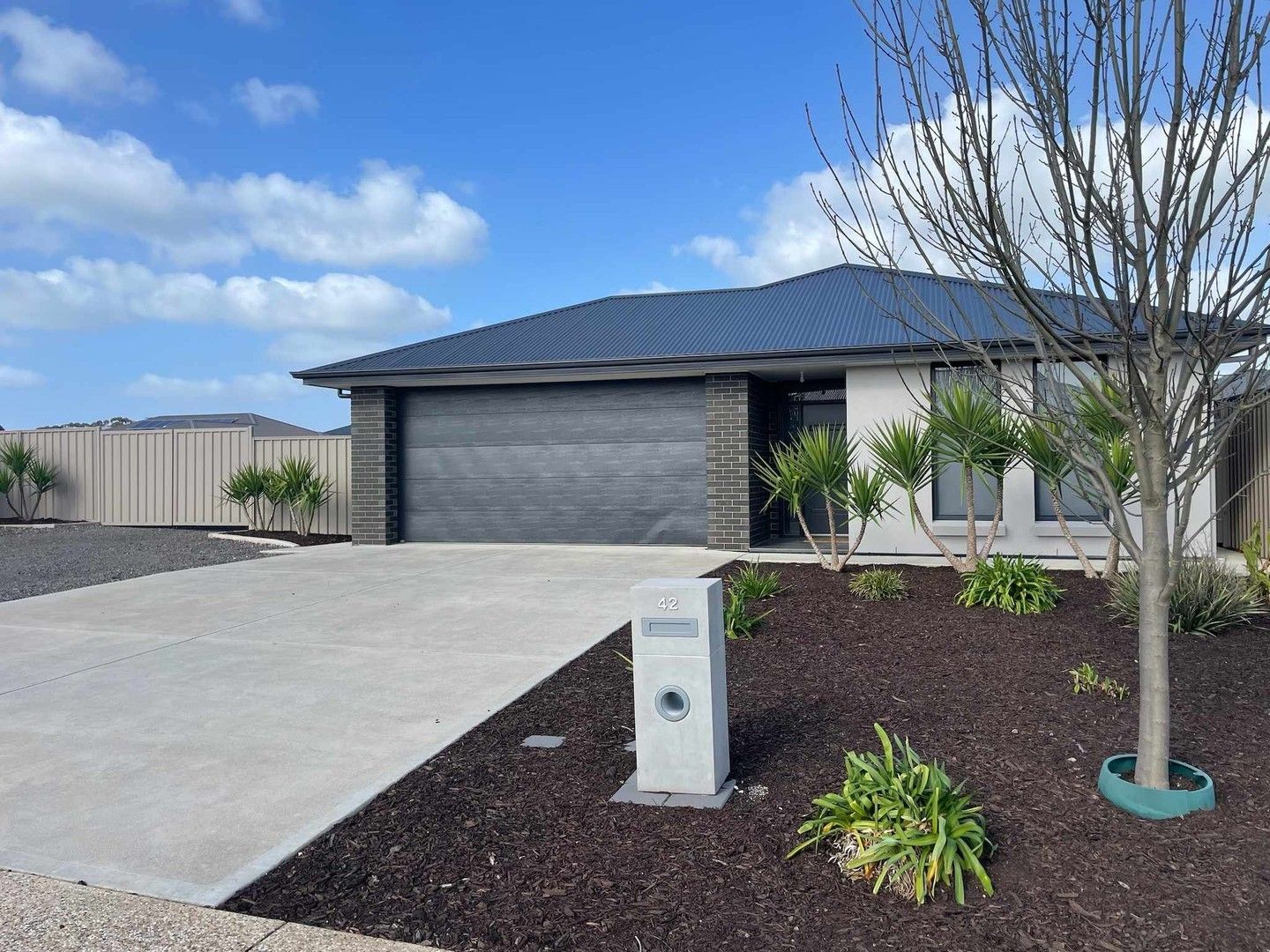 4 bedrooms House in 42 Fairbrother Circuit NURIOOTPA SA, 5355
