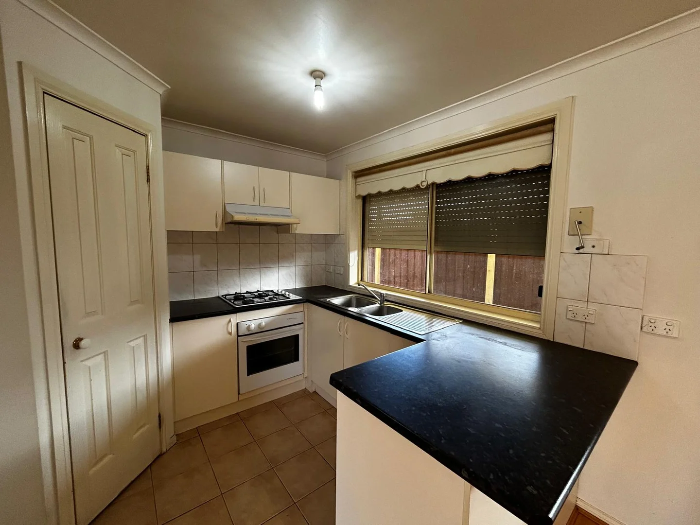 Additional image 5 of 3/6-8 STRABANE WAY, Hampton Park VIC 3976