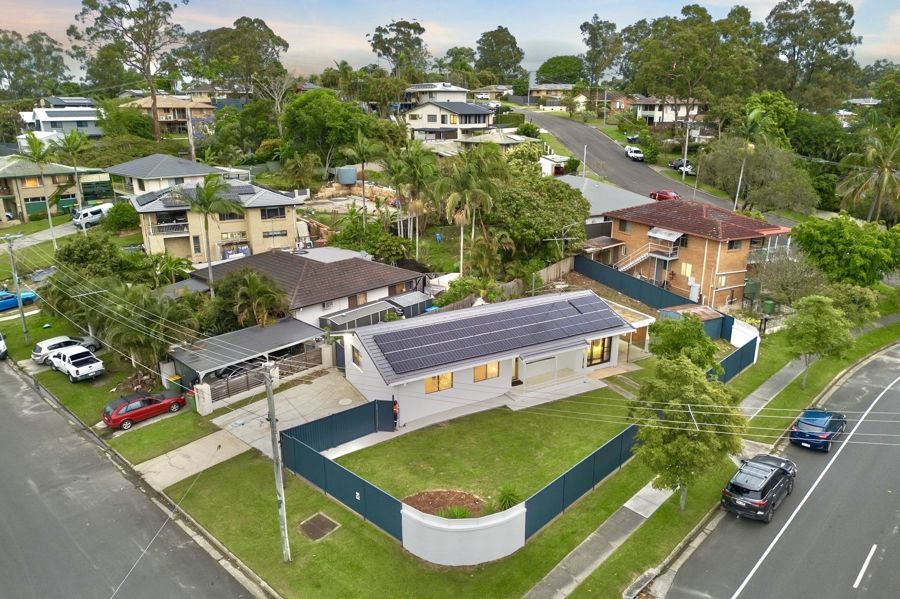 4 bedrooms House in 20 Blaxland Avenue MOLENDINAR QLD, 4214