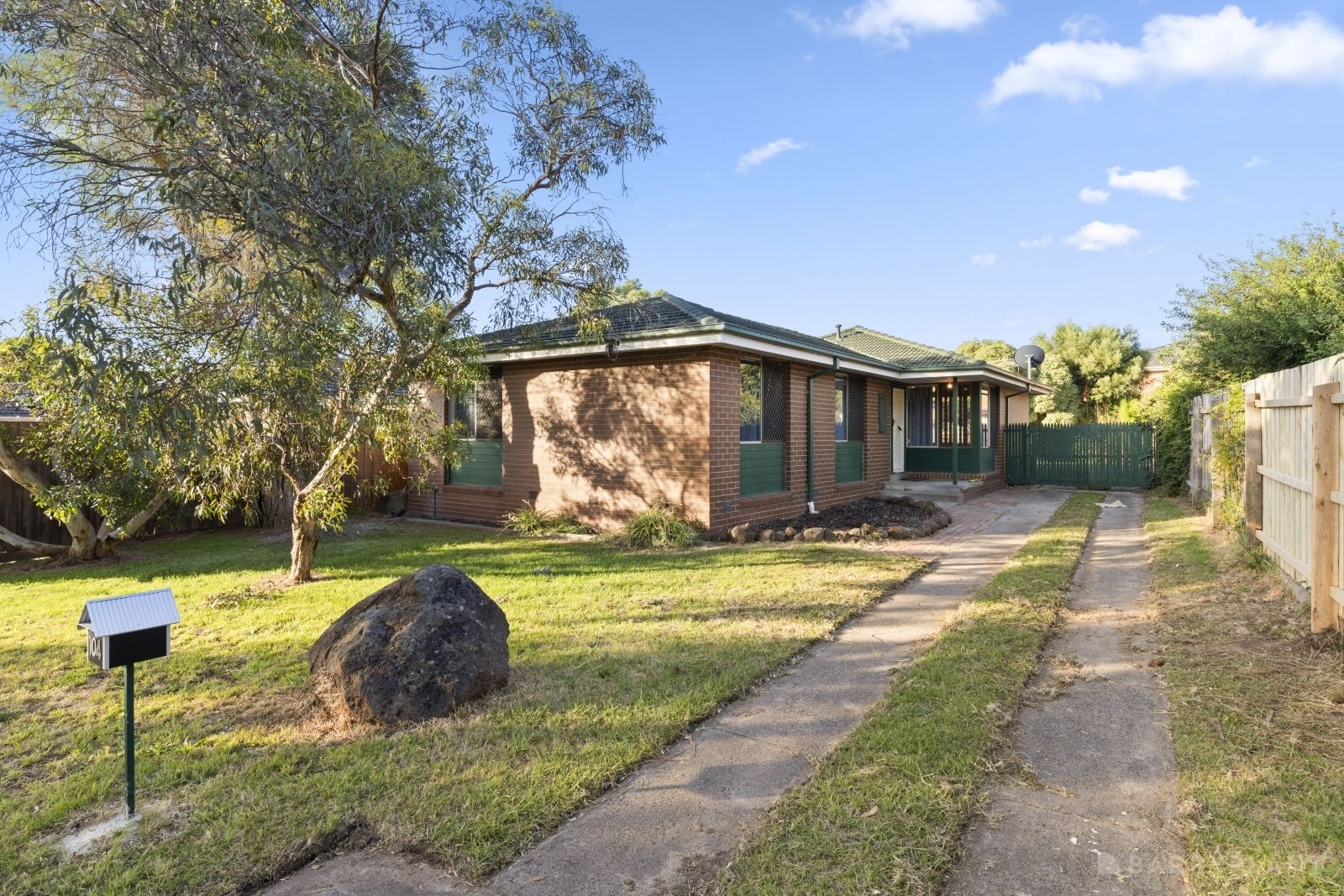 3 bedrooms House in 104 Illawarra Crescent DANDENONG NORTH VIC, 3175