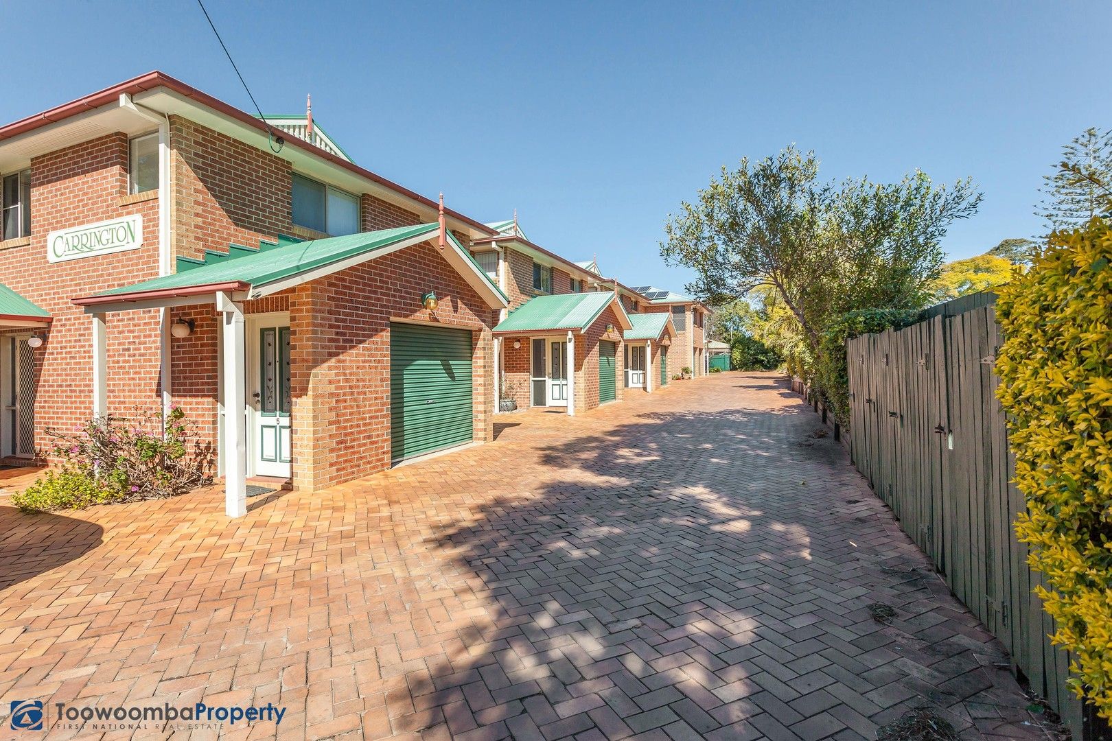 2 bedrooms House in 2/150 Russell Street NEWTOWN QLD, 4350